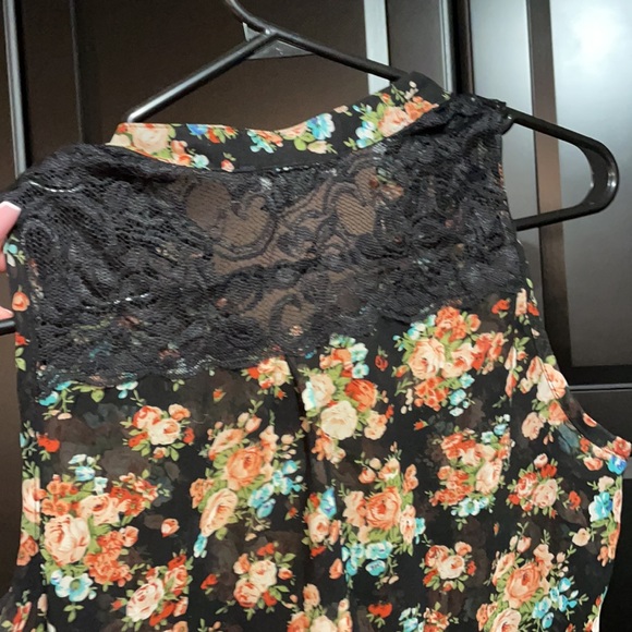 Floral Tank Top - Picture 3 of 3